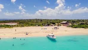 Turquoise water and a sandbar at the Prickly Pear Cays off Anguilla