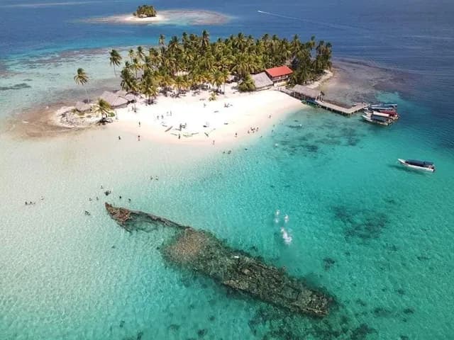 White-sand cay with palm trees in the San Blas Islands of Panama