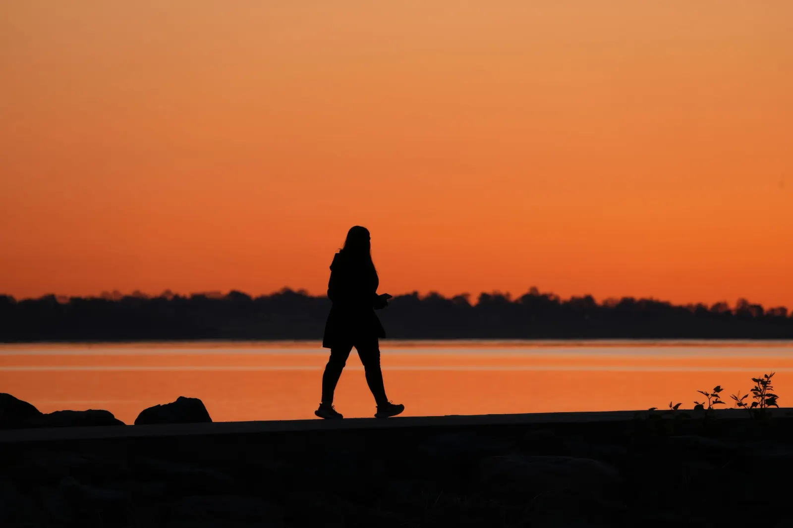 Walking through Oranjestad at sunset