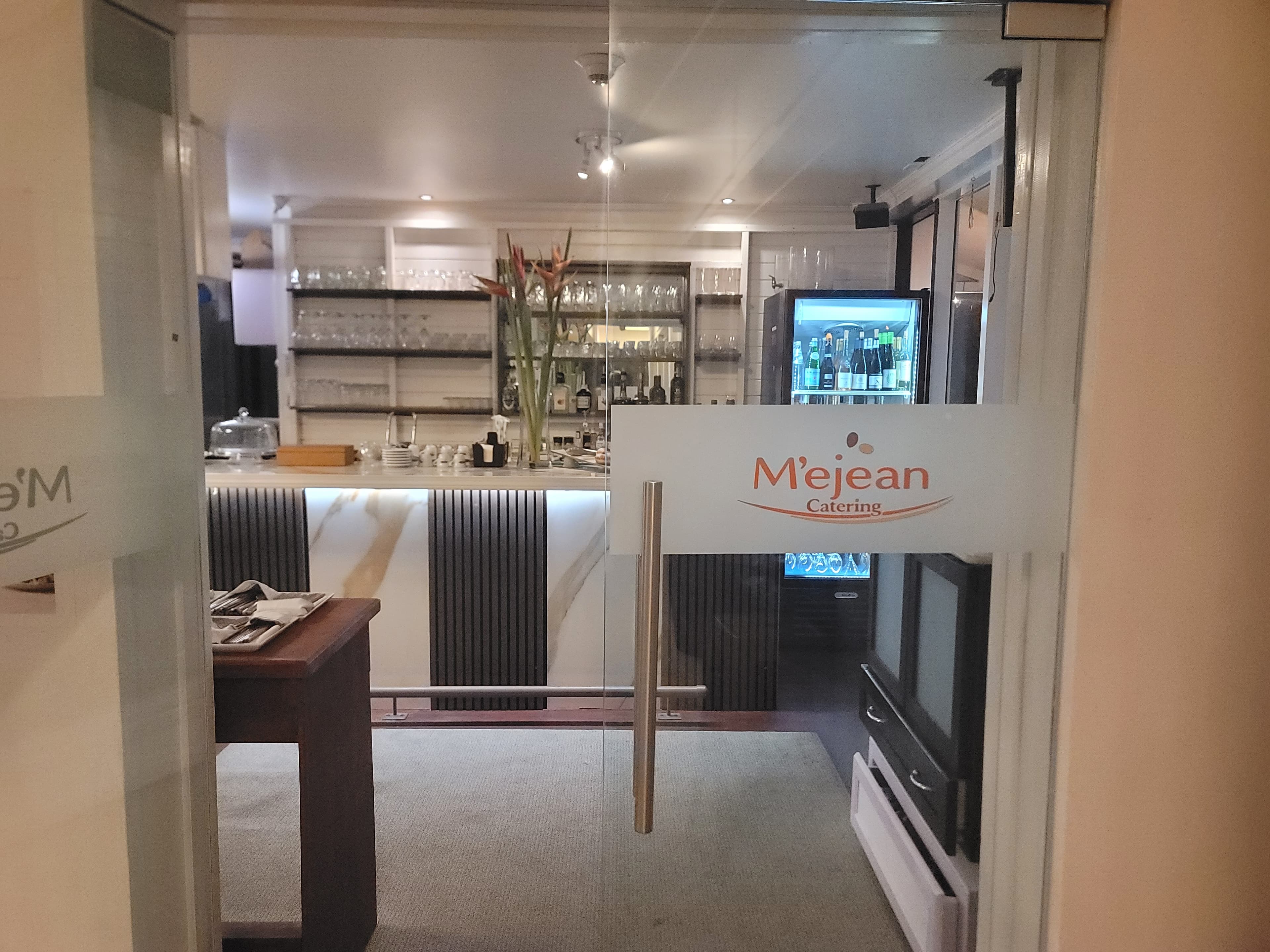 M'ejean photo 2