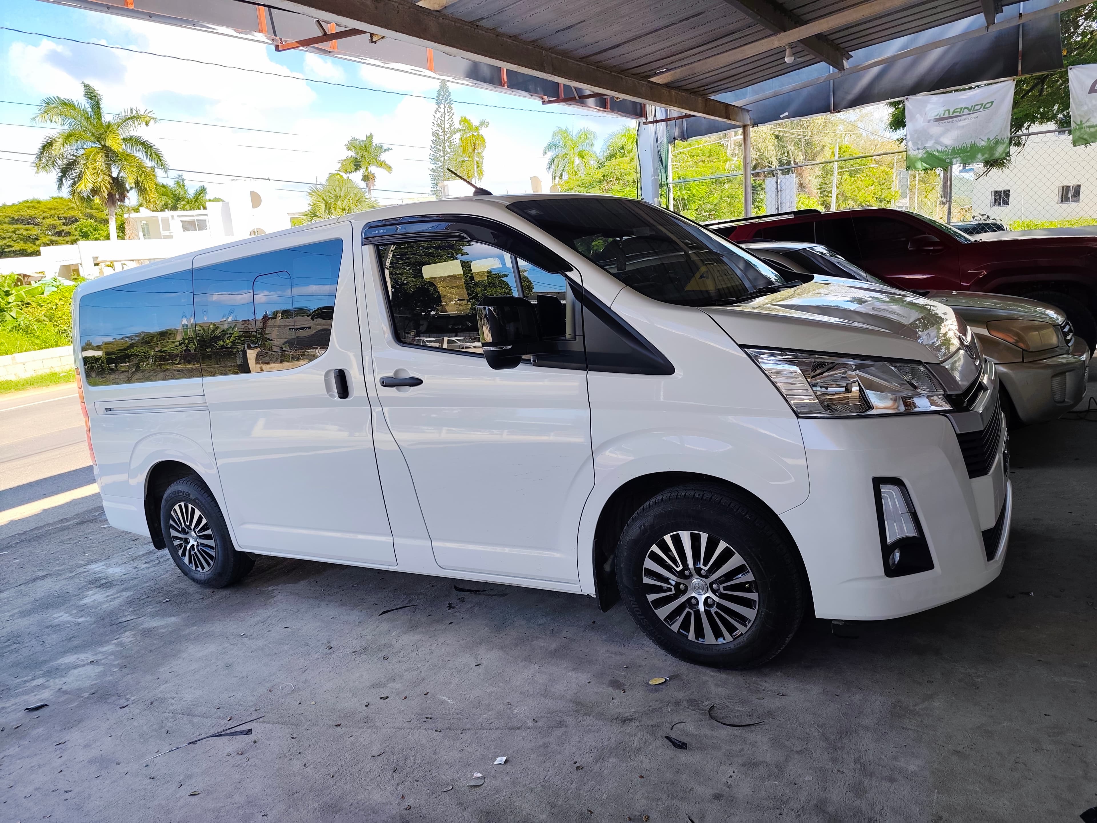 Minivan 1