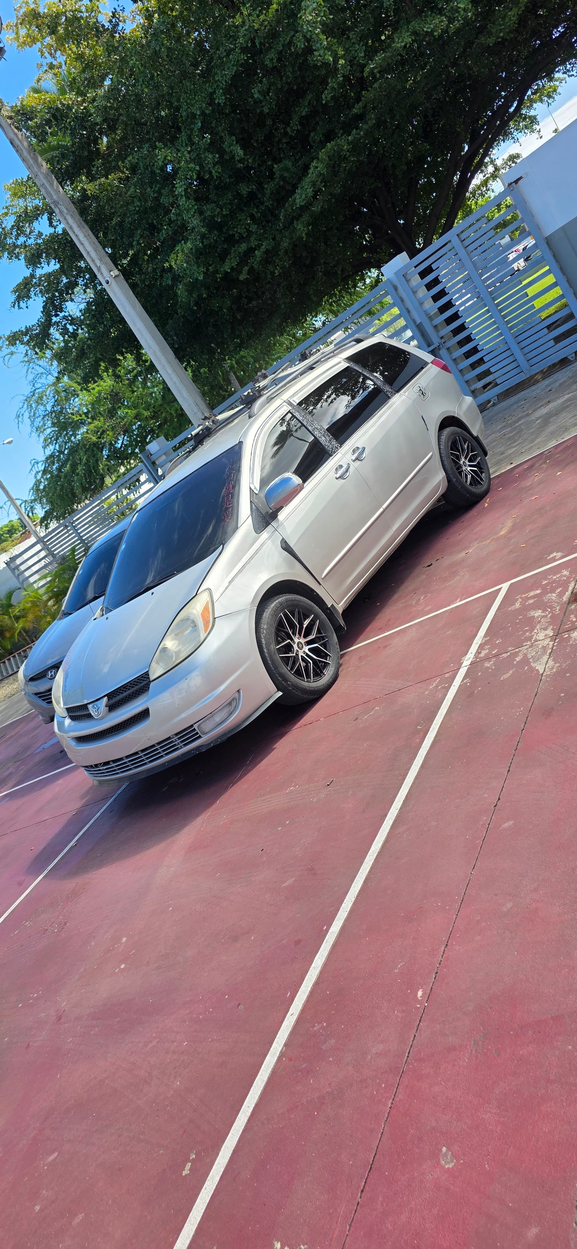 Van 2