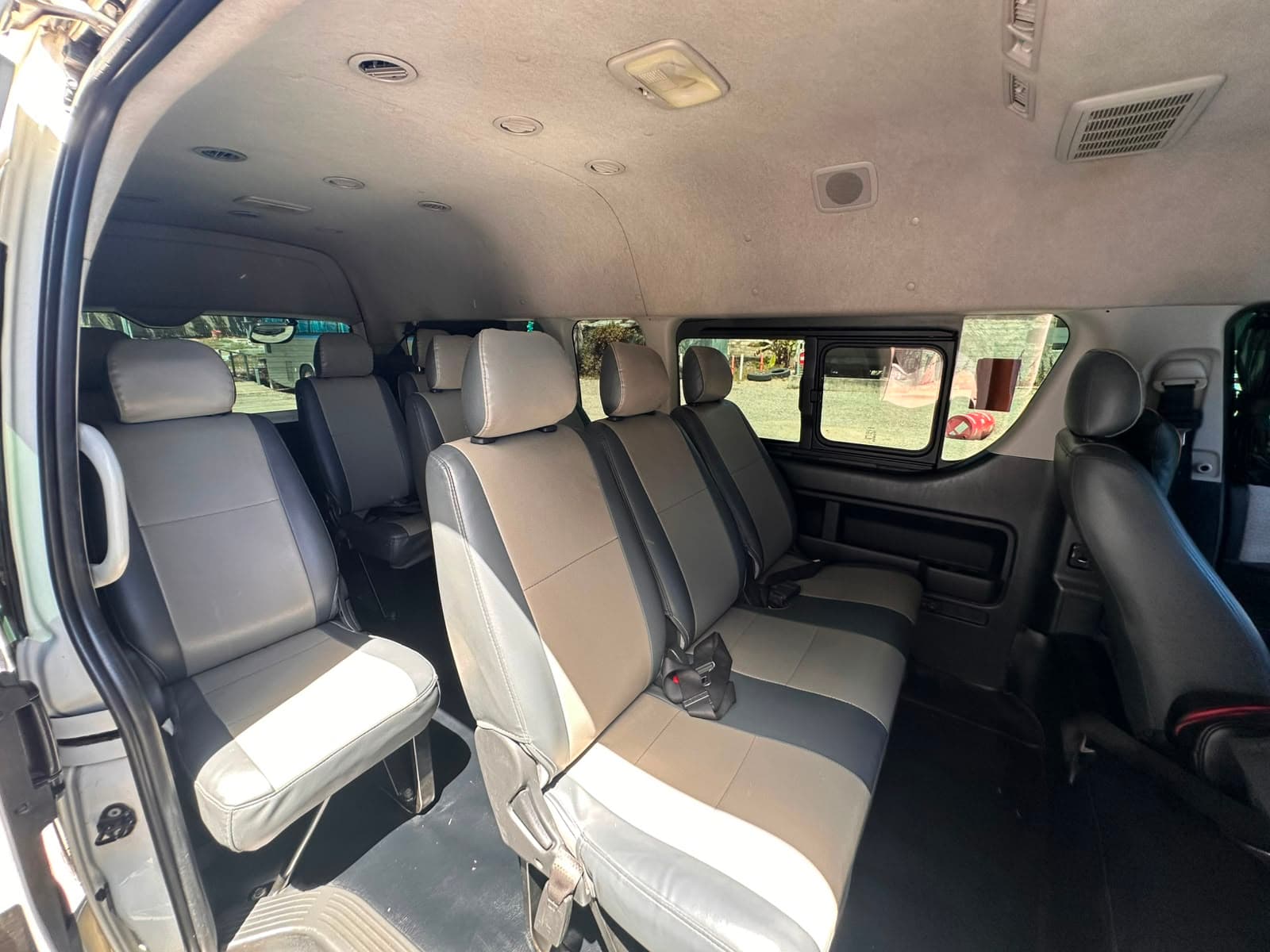 Van 3